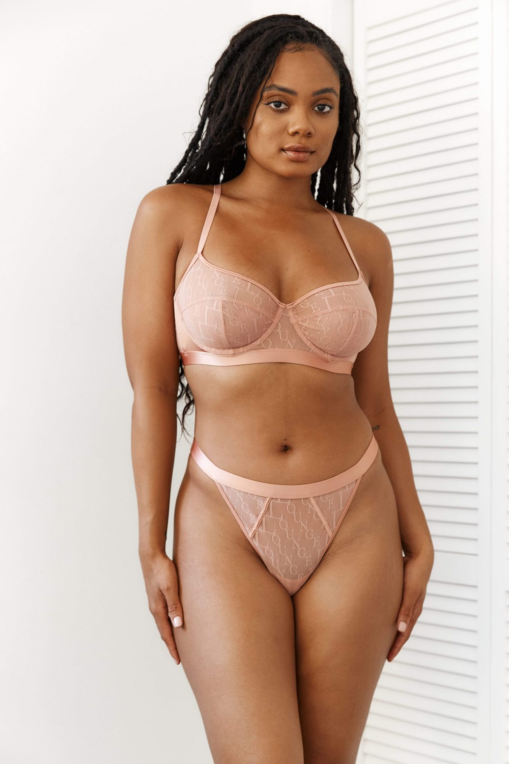 Lounge Underwear Chic Balcony Bra & String Set Roze | ME0415328