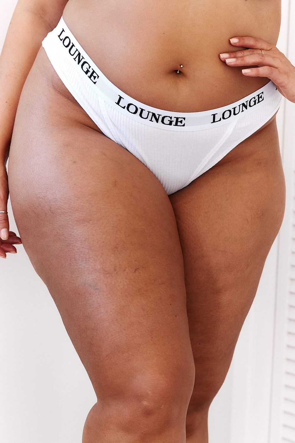 Lounge Underwear Ultra Comfort Geribbeld String Wit | JA8452096