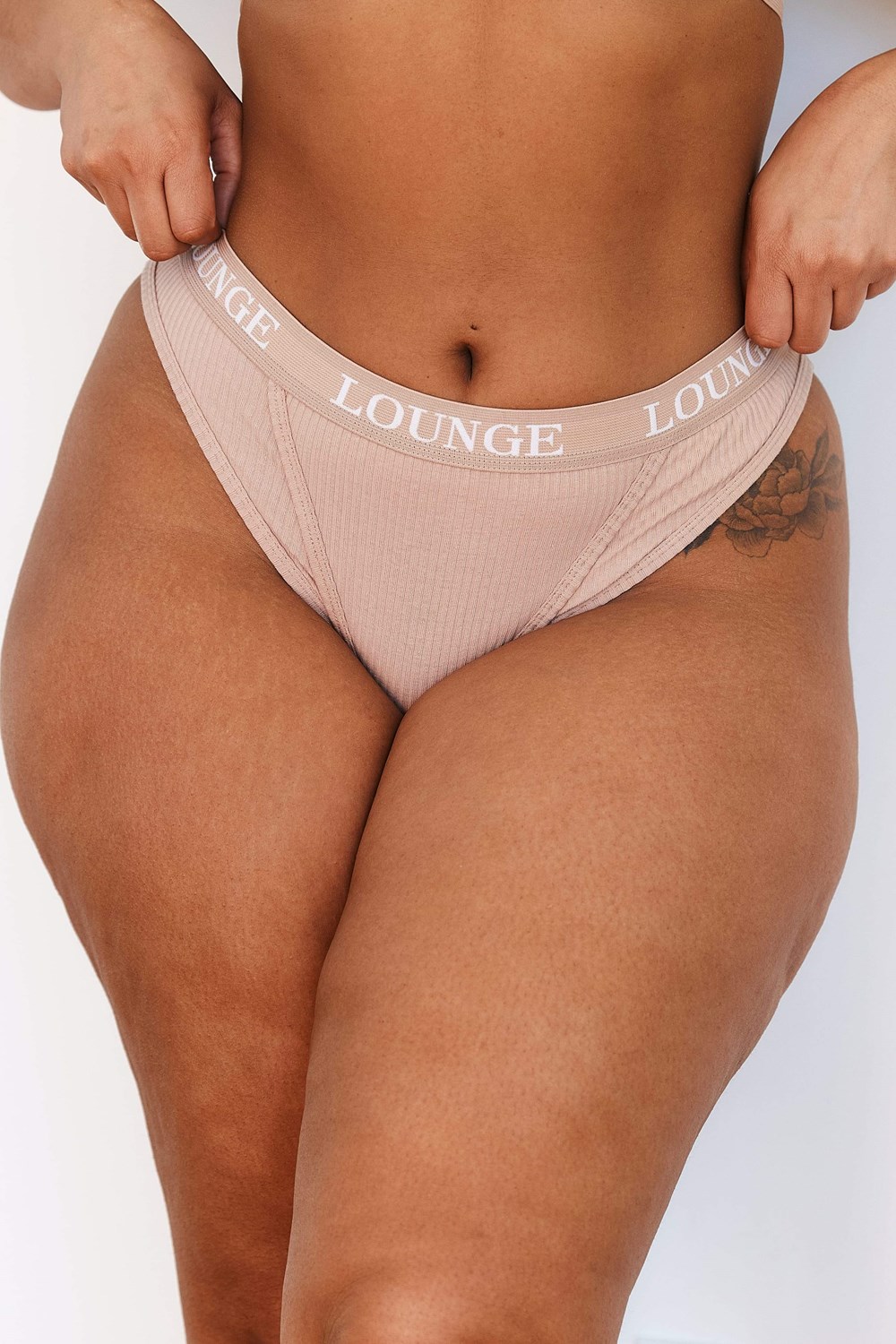 Lounge Underwear Ultra Comfort Geribbeld String Taupe | SZ9384257